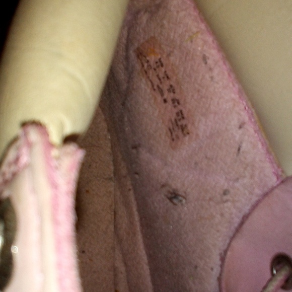 Light pink timberlands - Picture 2 of 5